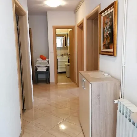 Guest house Lucija *